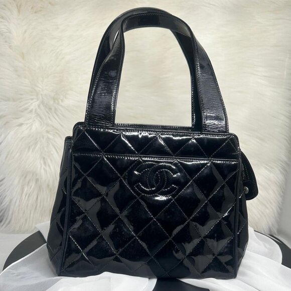 CHANEL Handbags - 💎✨Authentic✨💎Chanel Handbag Black Patent Leather